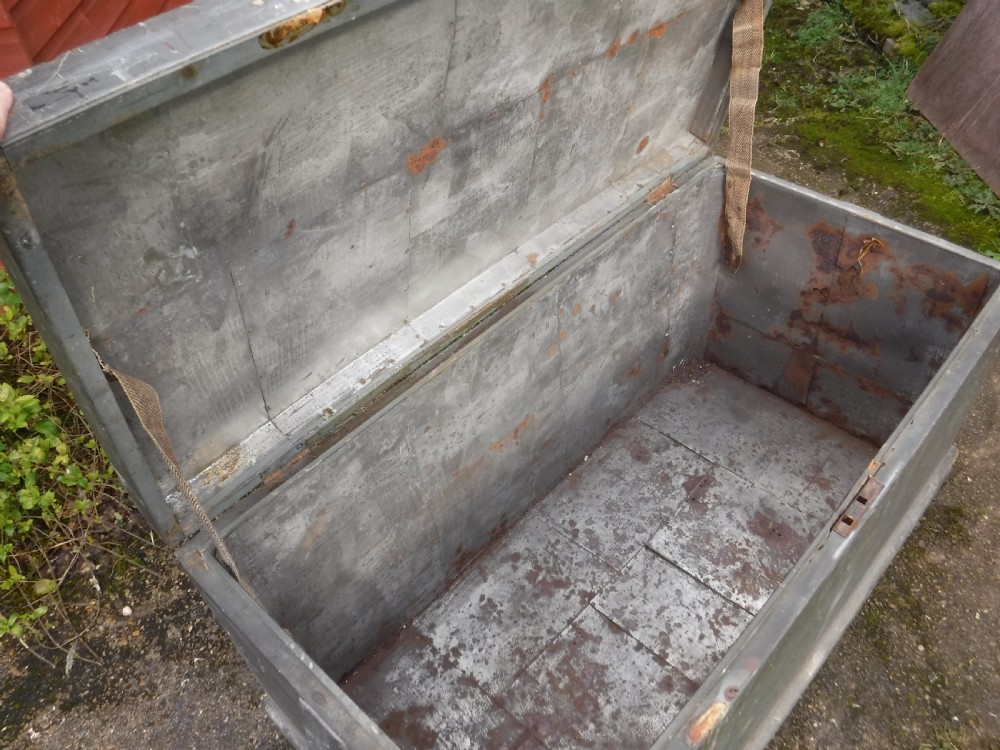 Late 19th century painted travelling trunk-Original paint. View V