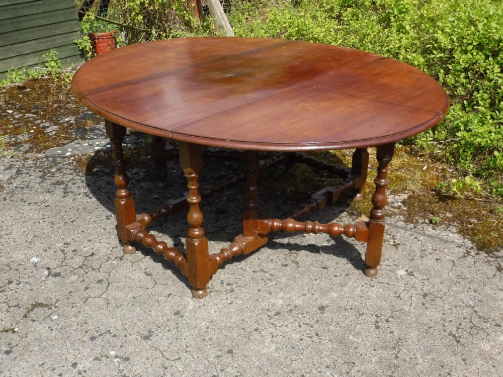 Large 19th century 8 seater dining table View II