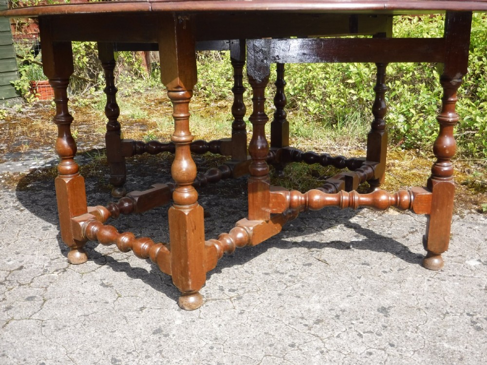 Large 19th century 8 seater dining table View III