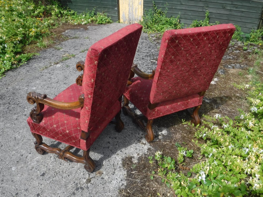 Good pair of late 19th century carved walnut hall armchairs View IV