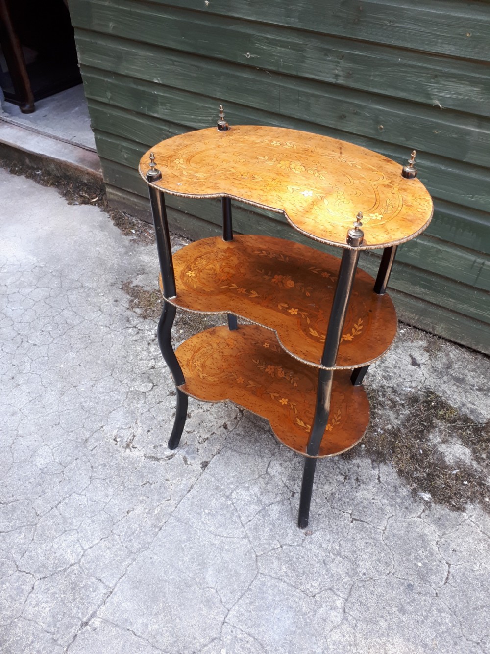 Pretty little inlaid birds eye maple etagere View IV
