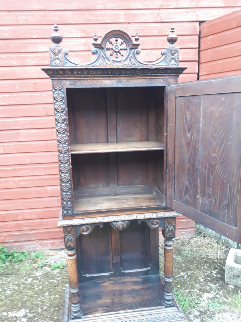 Late 19th century carved hall cupboard View IV