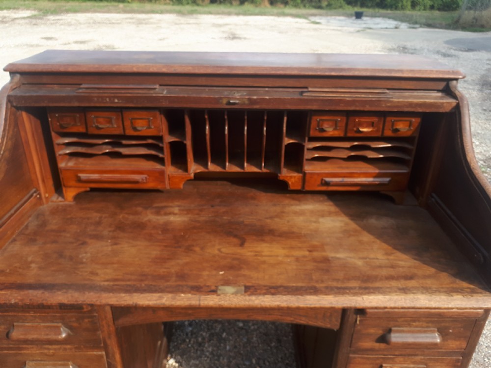 Early 20th century oak roll top pedestal desk View VI