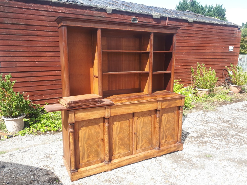 Delightful and pleasing Regency mahogany bookcase