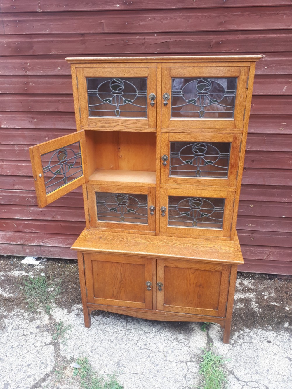 Early 20thcentury oak leaded glazed cabinet View III