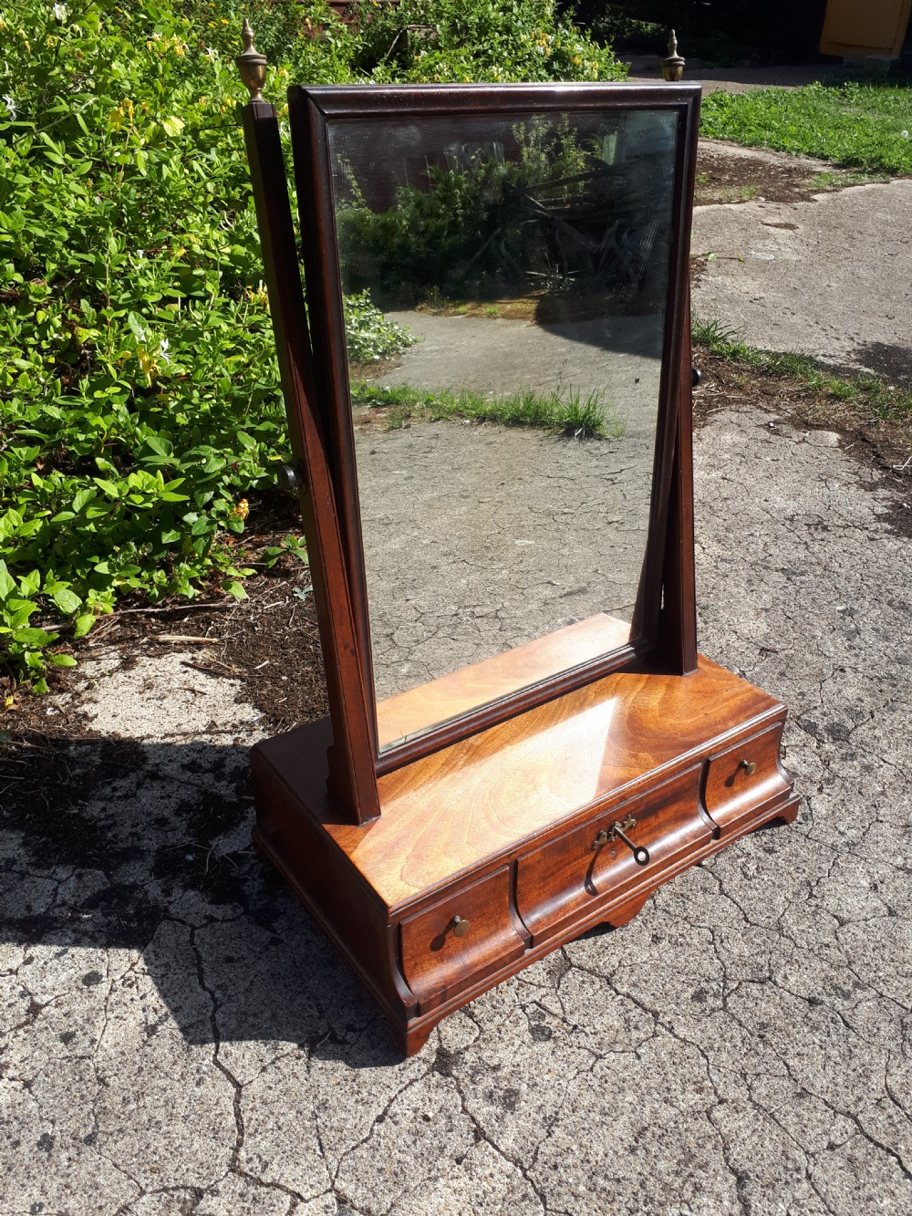 Georgian mahogang dressing mirror View II