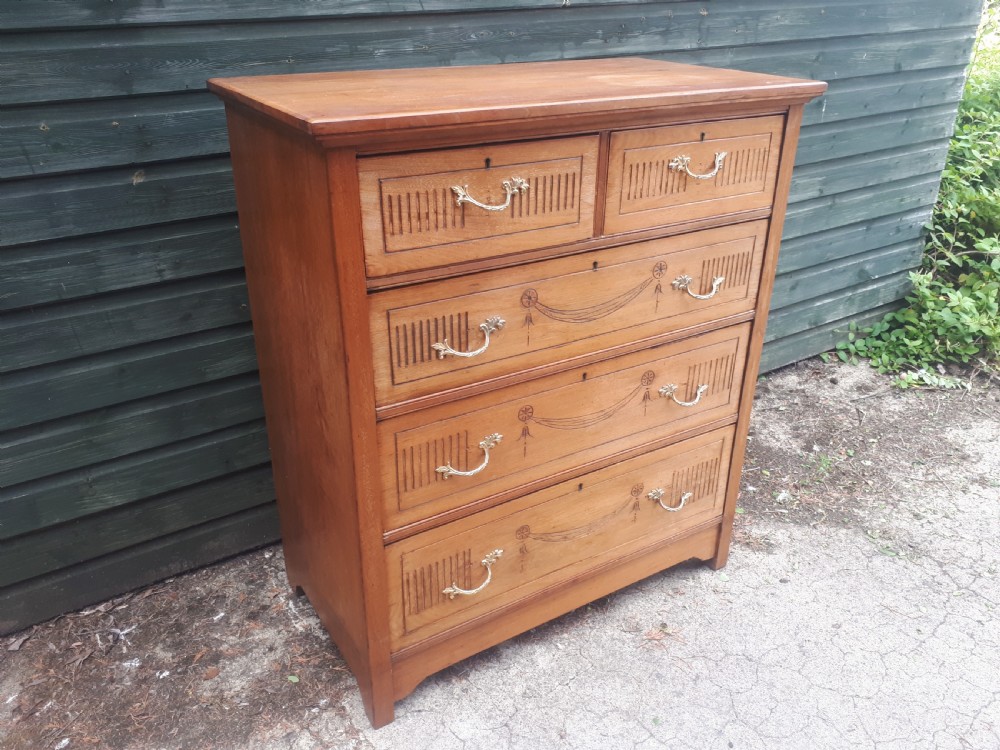 Neat late Victorian 3 foot chest of drawers