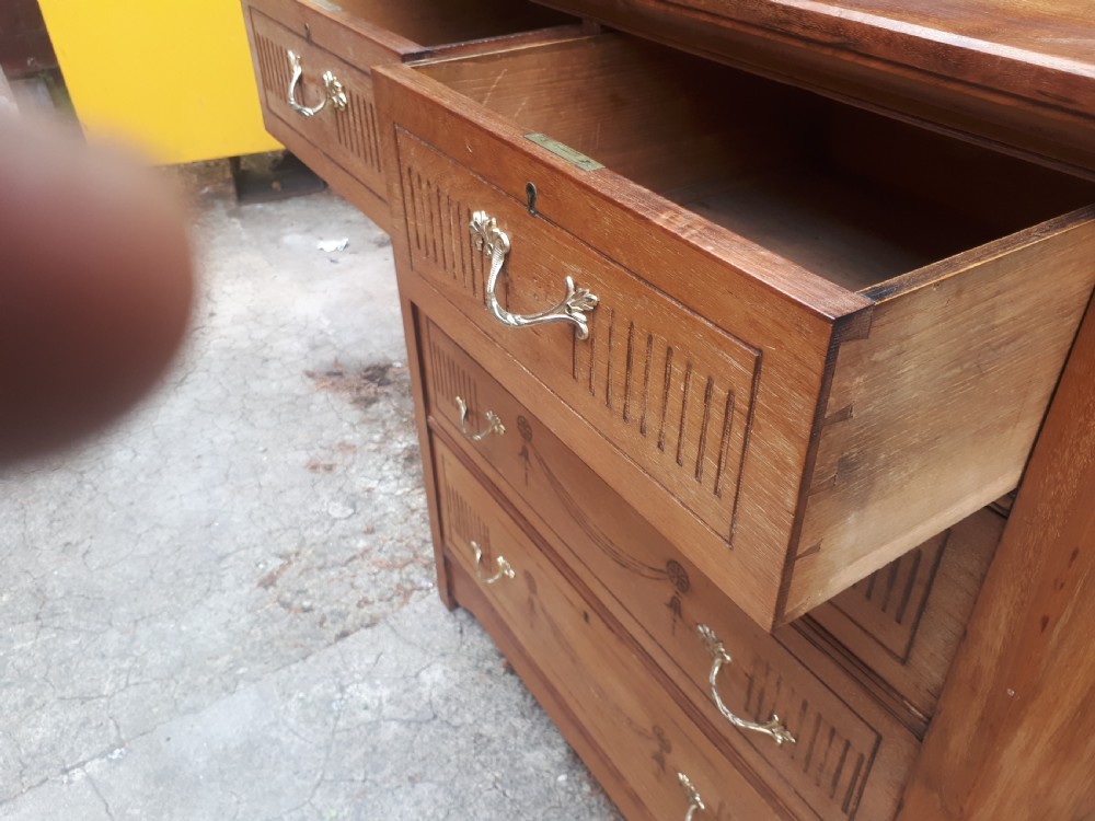 Neat late Victorian 3 foot chest of drawers View III