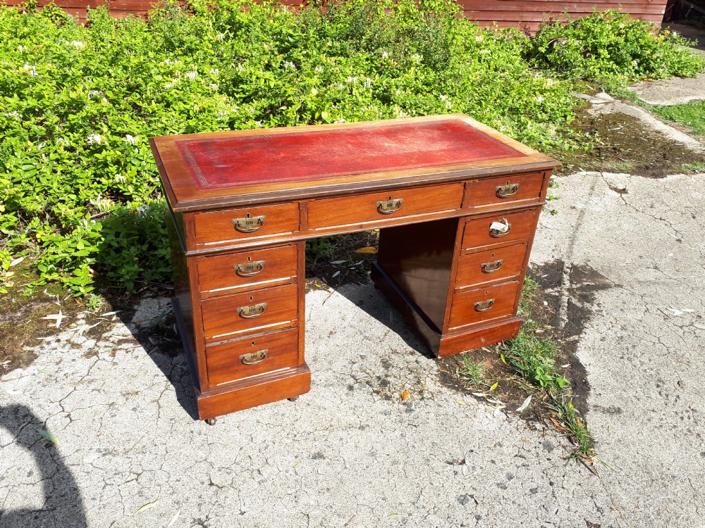 Late 19th century kneehole mahogany desk View II