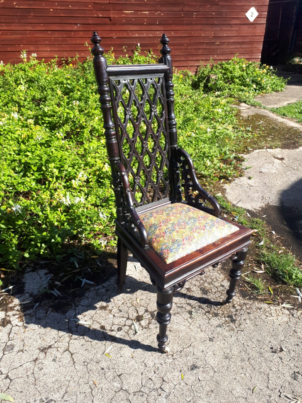Late 19th century Chinese carved hall chair