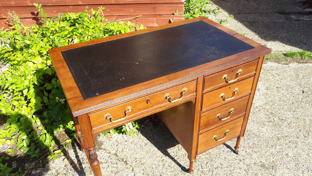 Good quality Edwardian mahogany single pedestal desk View IV