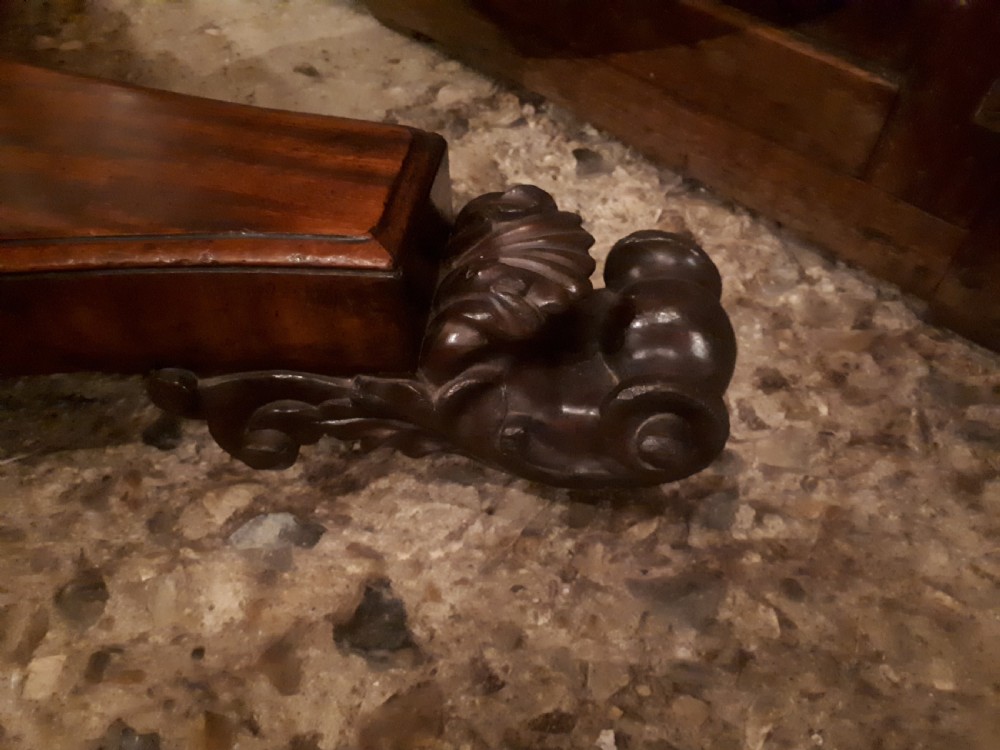 Good early Victorian mahogany pedestal breakfast table. View III