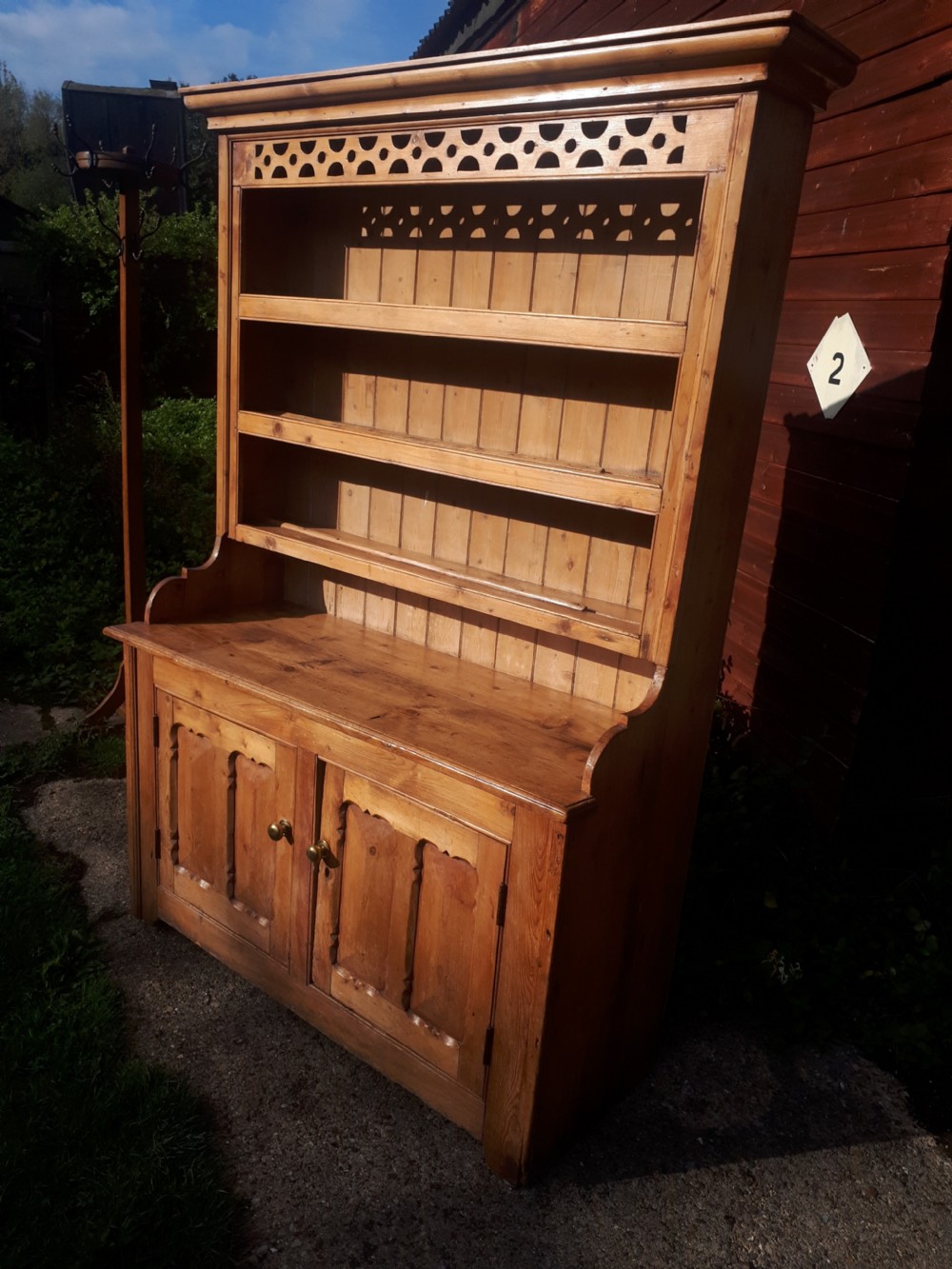 Late 19th century pine dresser View II