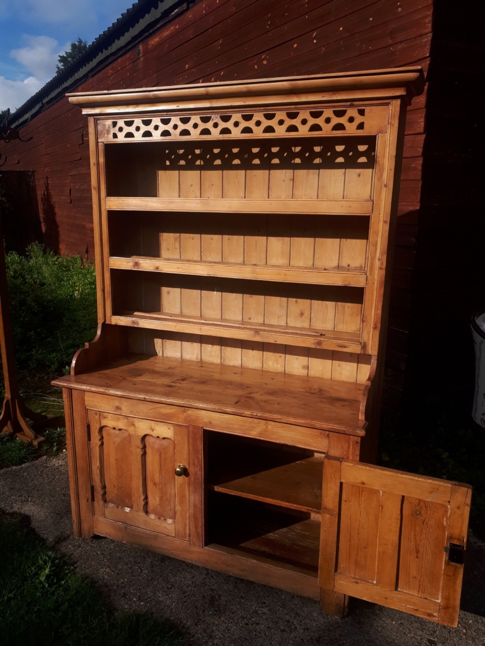Late 19th century pine dresser View III