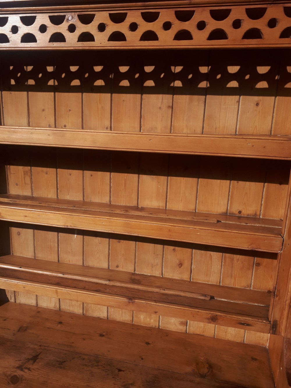 Late 19th century pine dresser View IV