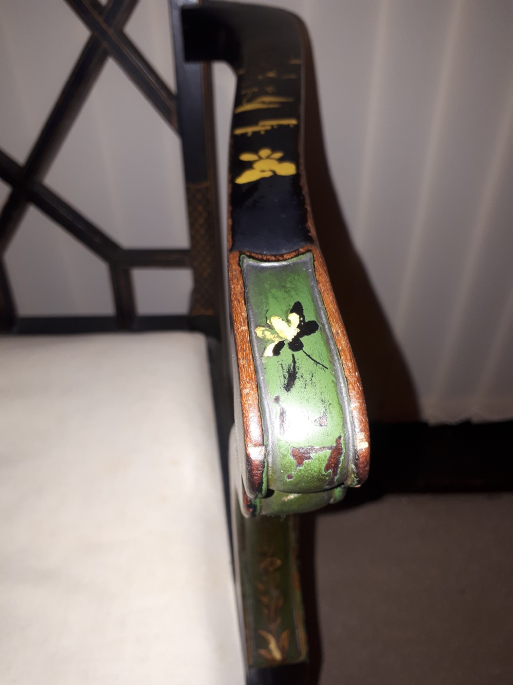 Decorated and lacquered desk armchair  View IV