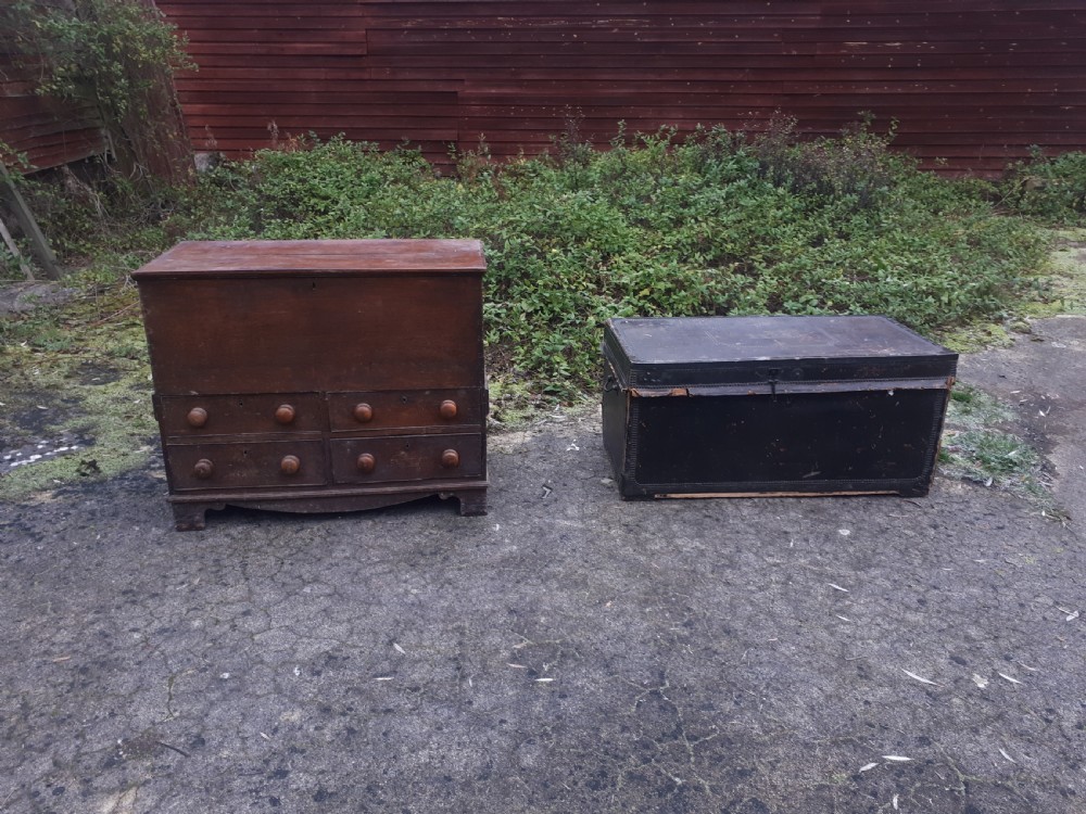 Good original untouched Late Georgian oak mule chest View III