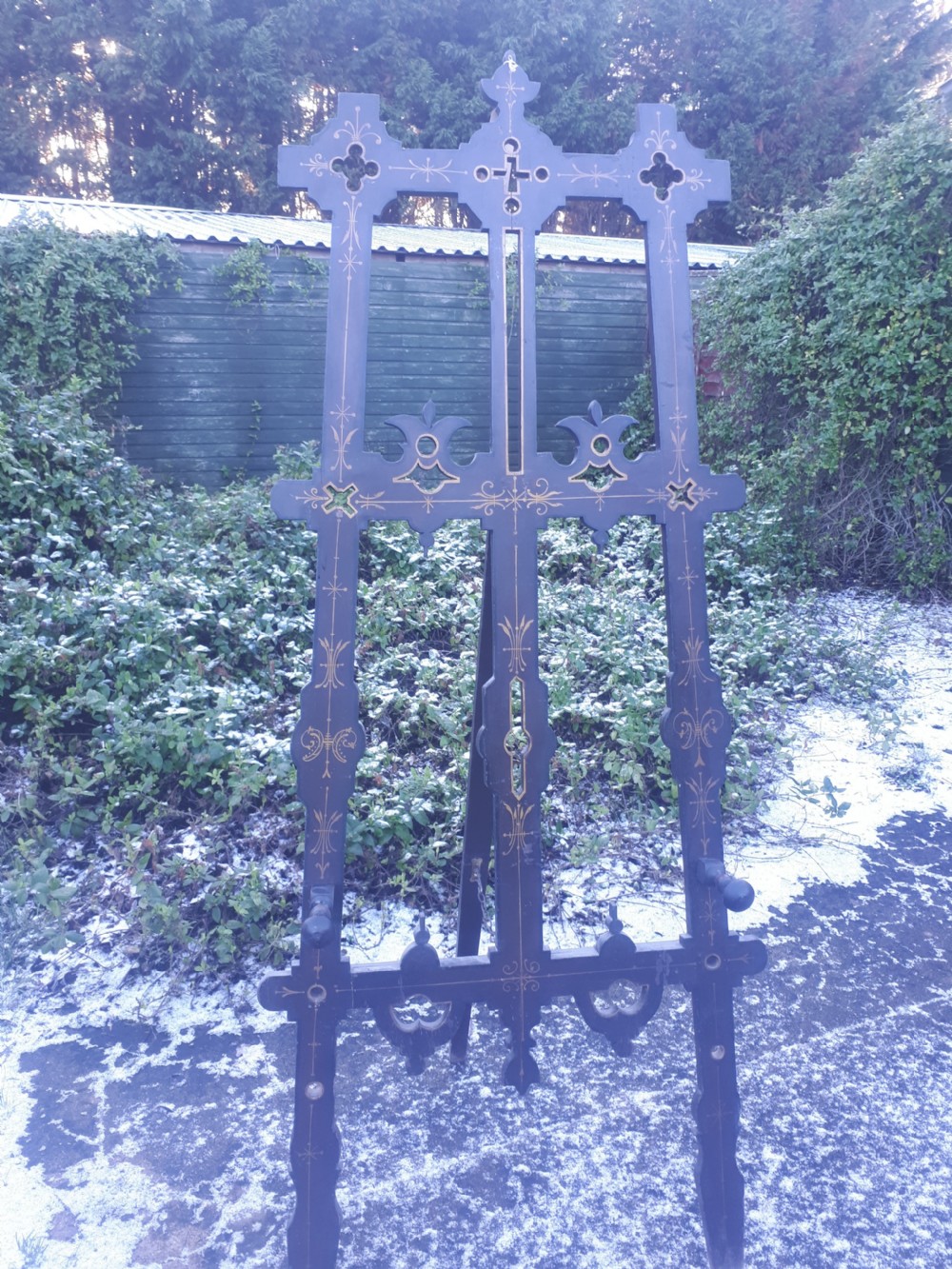 Late 19th century Gothic picture display easel View II