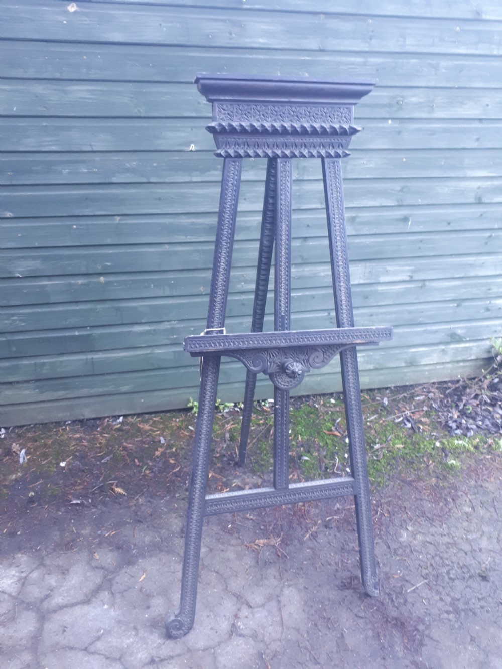 Late 19th century carved picture display easel