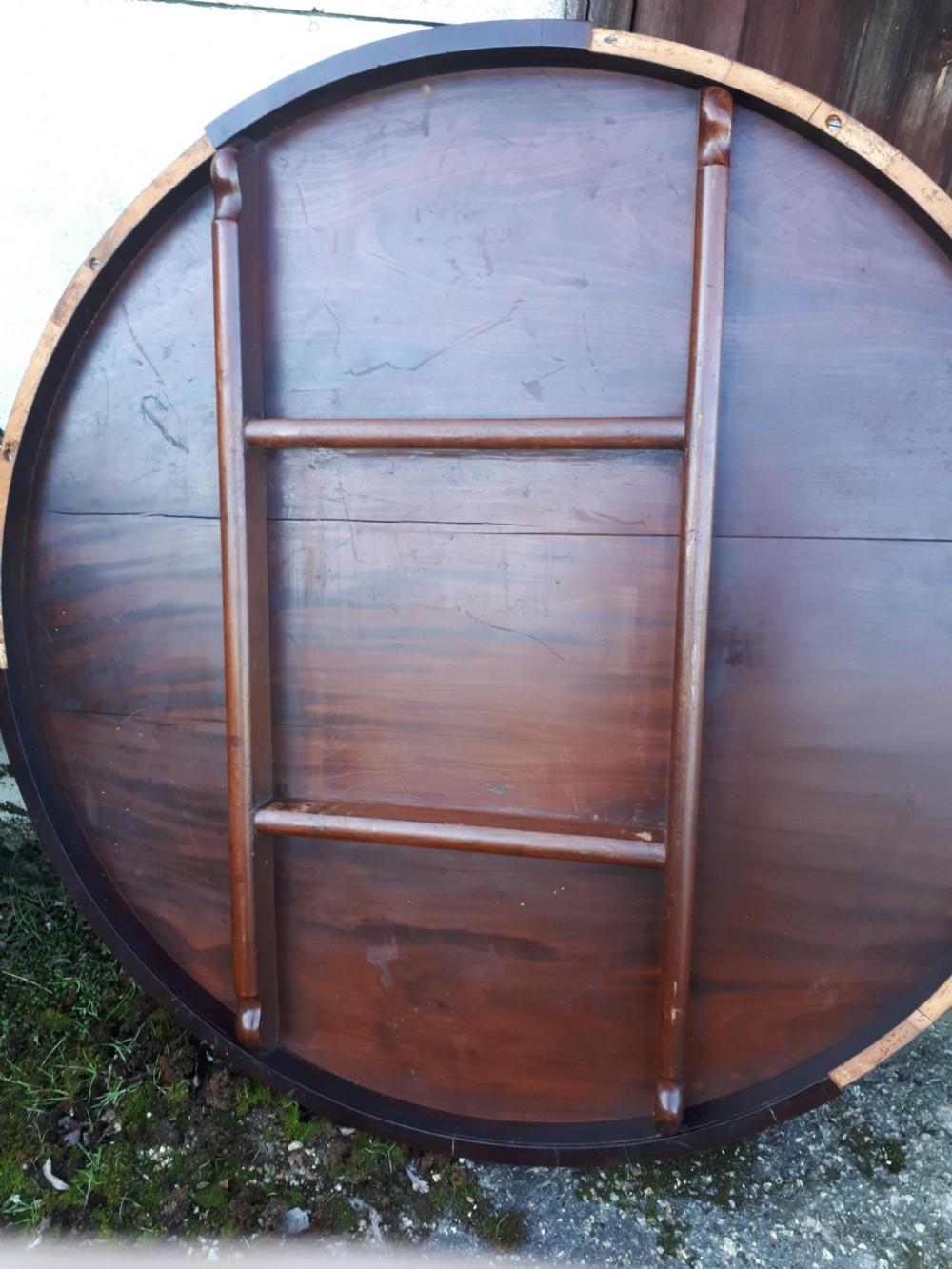 5 foot 8 seater round dining table. View IV