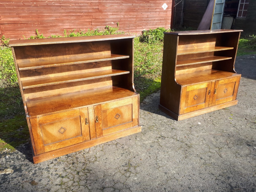 Pair of oak bookcases View V