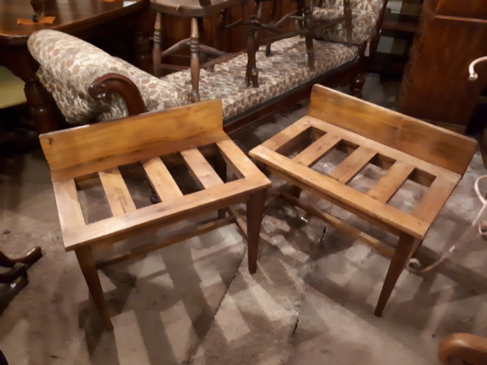 Pair of luggage stands View II