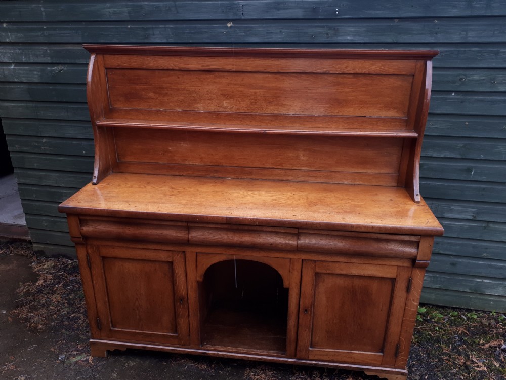 Mid 19th century oak dresser View II