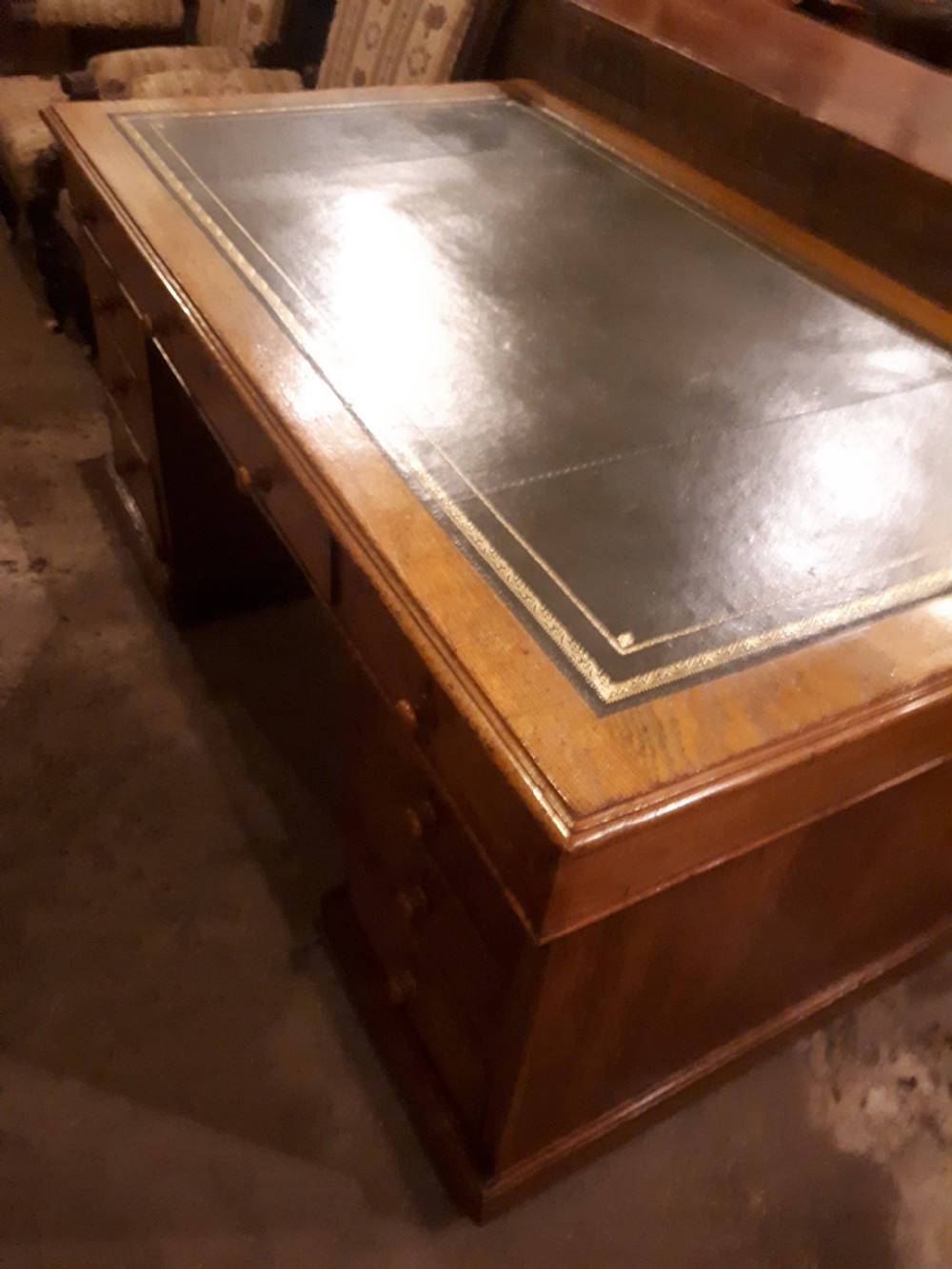 Large Late Victorian oak kneehole pedestal desk  View VIII