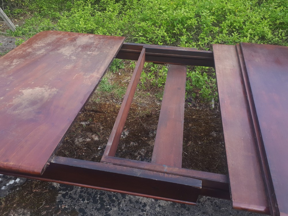 Large early Victorian mahogany extending dining table . View IV