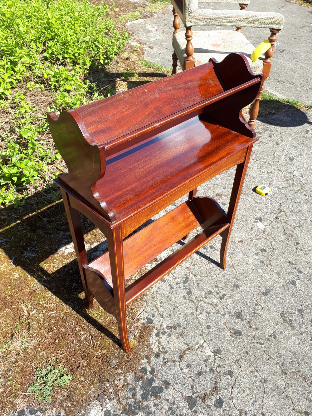Good quality Edwardian inlaid mahogany book trough View III