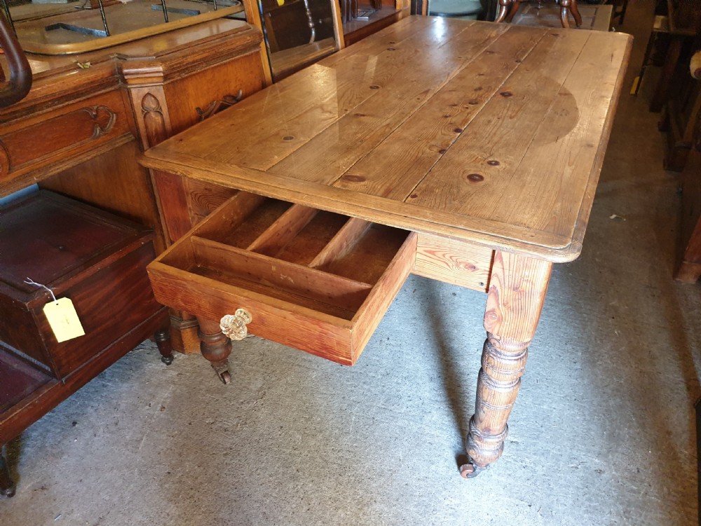 Good solid Victorian pine farmhouse kitchen table(10 seater) View II