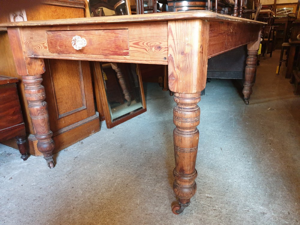 Good solid Victorian pine farmhouse kitchen table(10 seater) View III