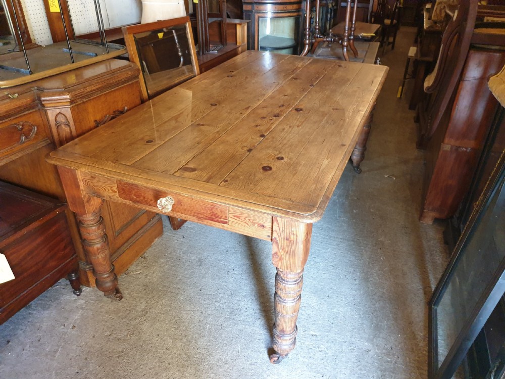Good solid Victorian pine farmhouse kitchen table(10 seater) View VI