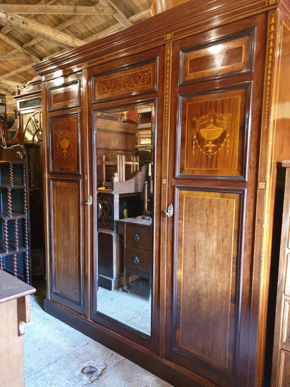 Edwardian inlaid mahogany 3 door wardrobe 