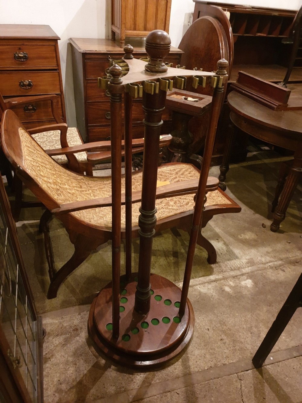 Late 19th century revolving snooker cue stand