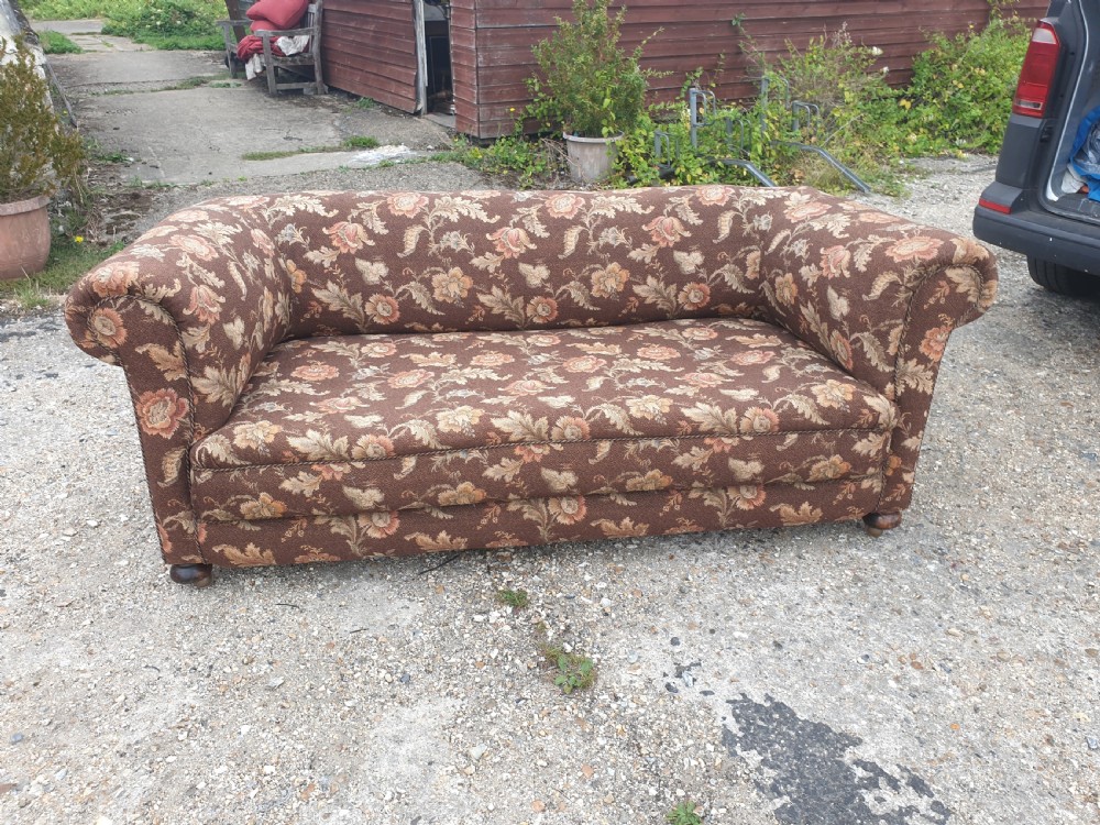 Early 20th century Chesterfield sofa View IV