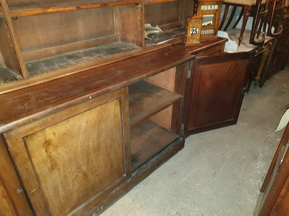Good early Victorian mahogany open front breakfront bookcase  View III