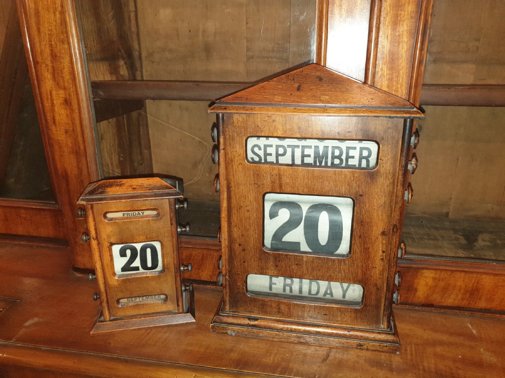 2 early 20th century desk calendars 