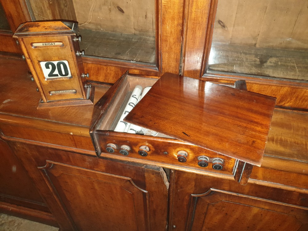 2 early 20th century desk calendars  View III