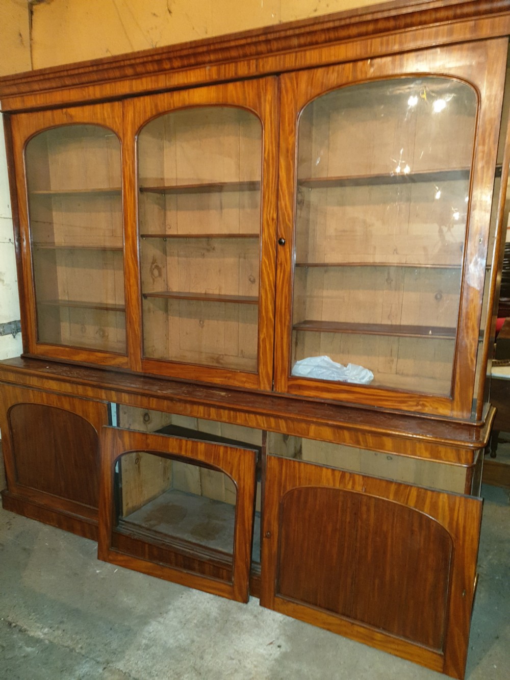 Large Victorian mahogany library bookcase with sliding doors  View III