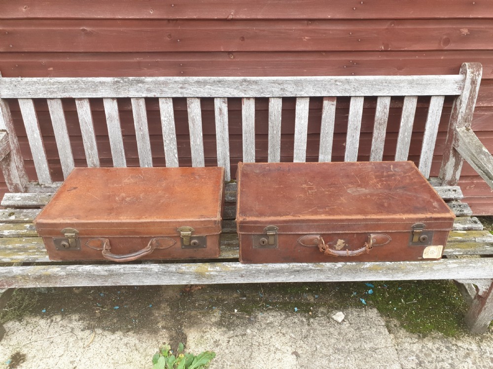 2 leather suitcases  View V