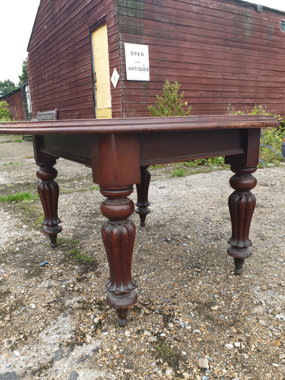 Mid 19th century round extending mahogany 8 foot dining table 