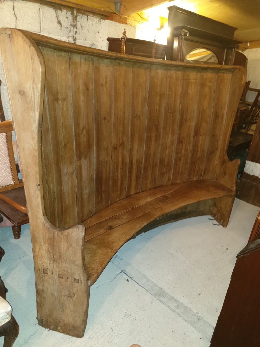 Large Late Georgian bow back settle 