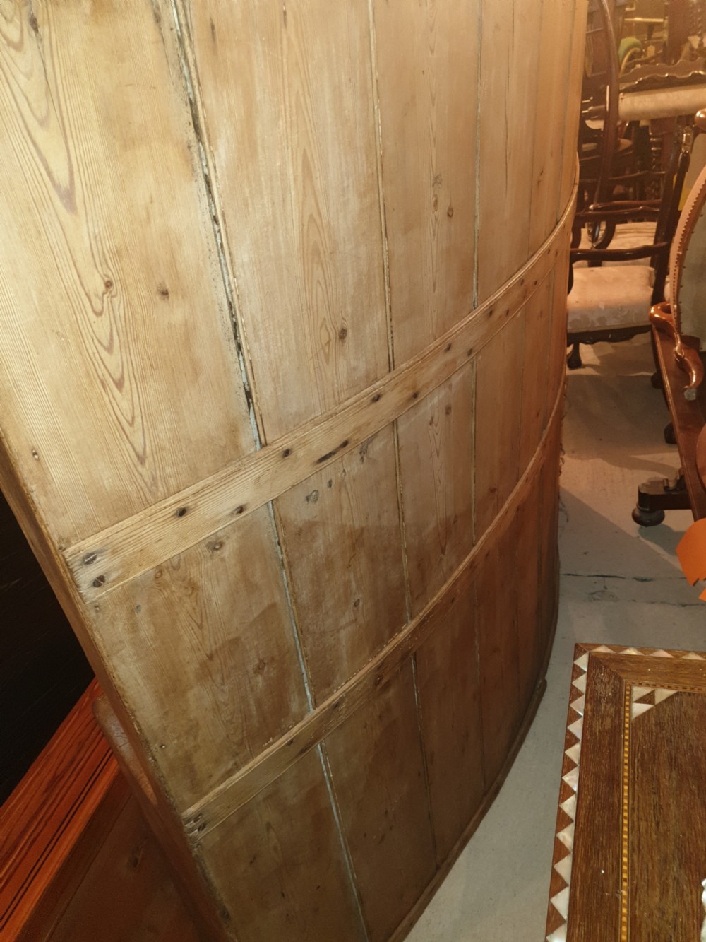 Large Late Georgian bow back settle  View III