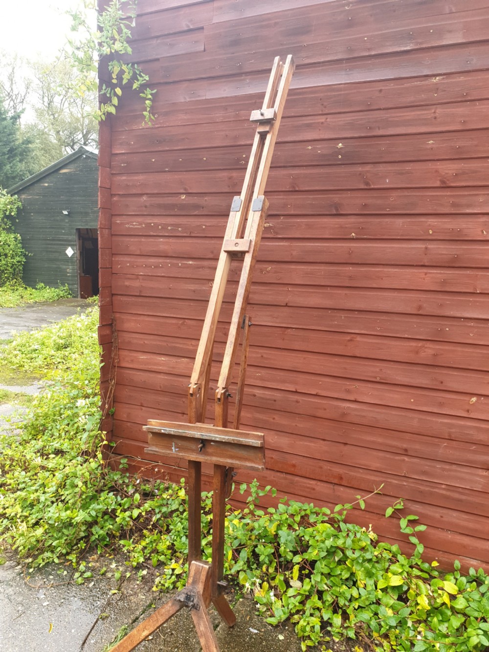 All singing and dancing artists travelling painting easel  View II