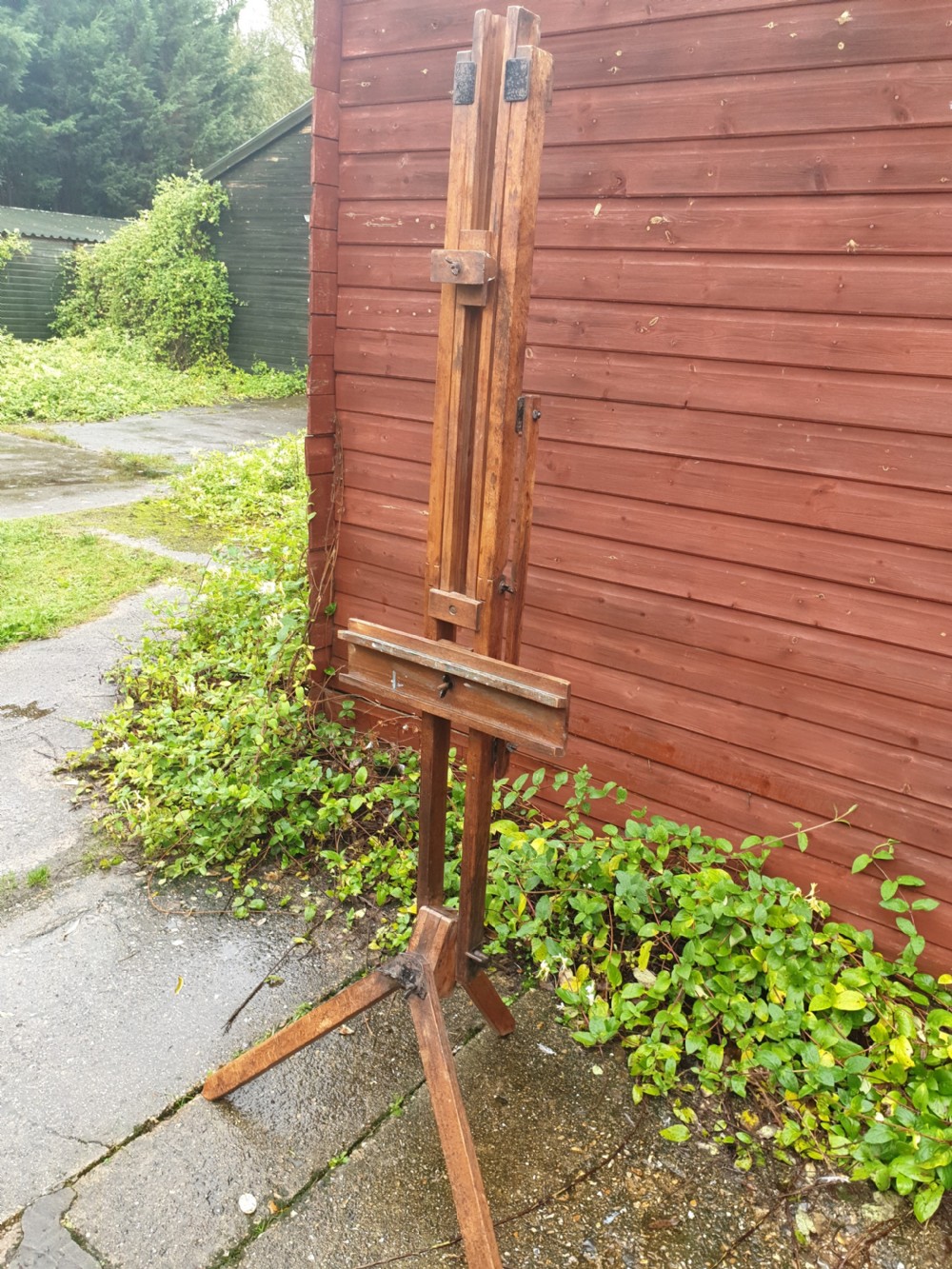All singing and dancing artists travelling painting easel  View V