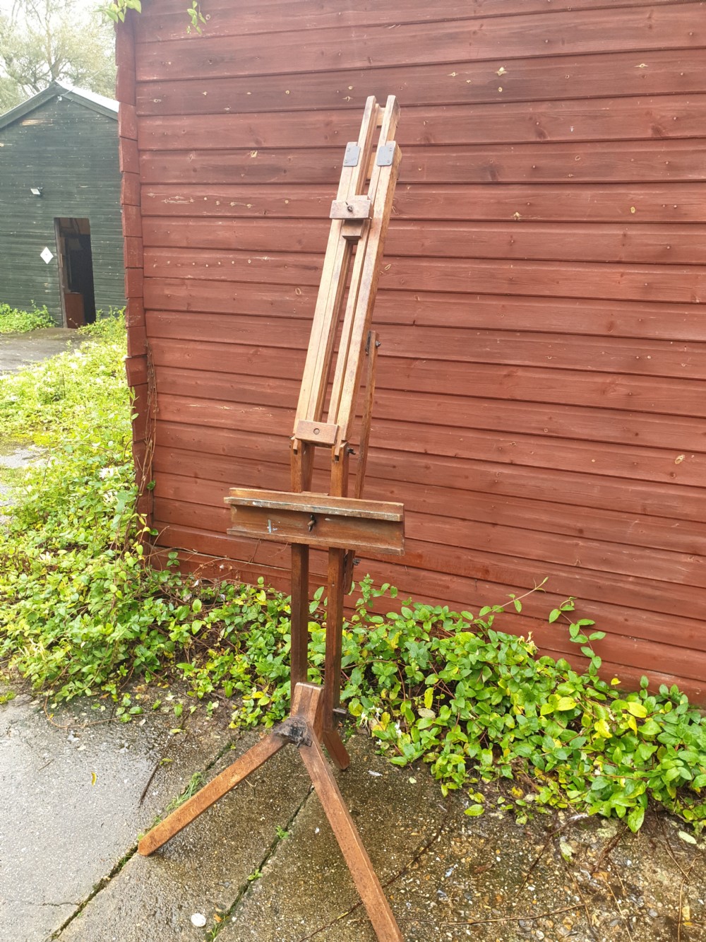 All singing and dancing artists travelling painting easel  View VIII