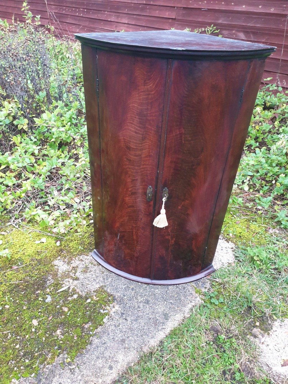 18th century bow front 2 door corner cupboard 