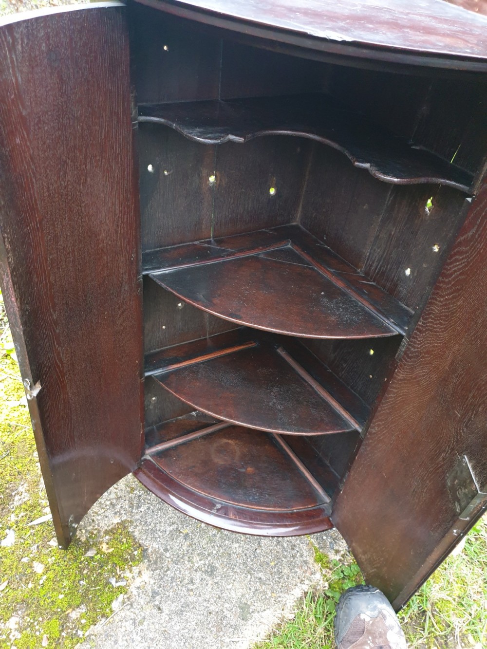 18th century bow front 2 door corner cupboard  View IV