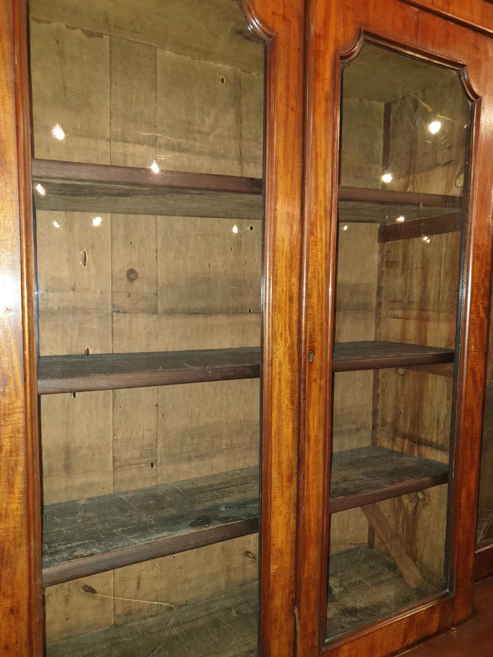 Victorian mahogany breakfront bookcase. View VI